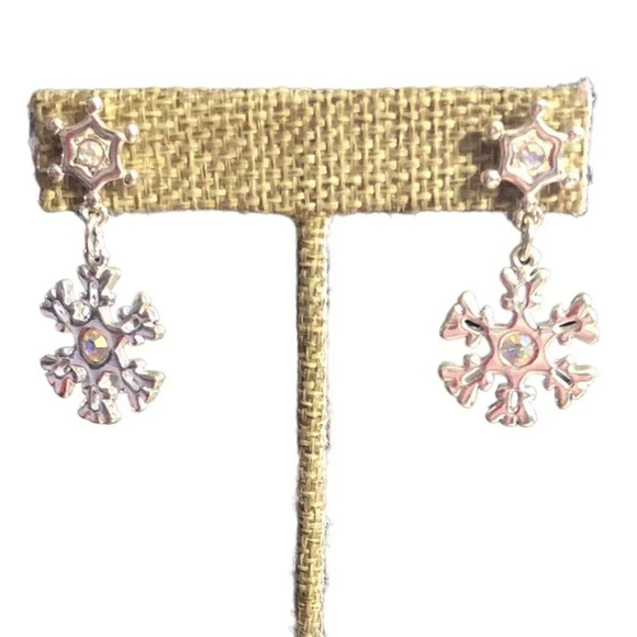 Unbranded 1 1/2" x 3/4" Silver/Arora Borealis Women's Snowflake Earrings Pierced - Picture 2 of 6